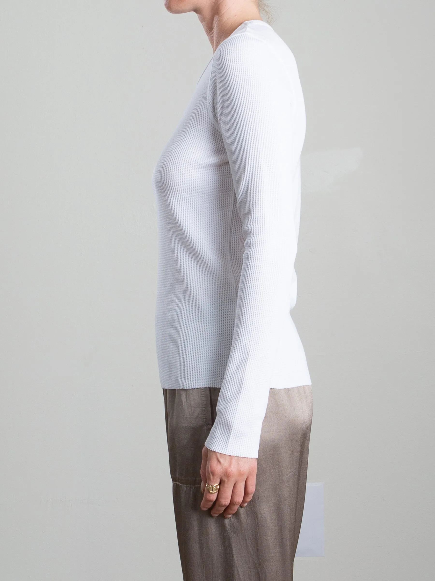Jimmy Long-Sleeve Tee in Lightweight Thermal - White