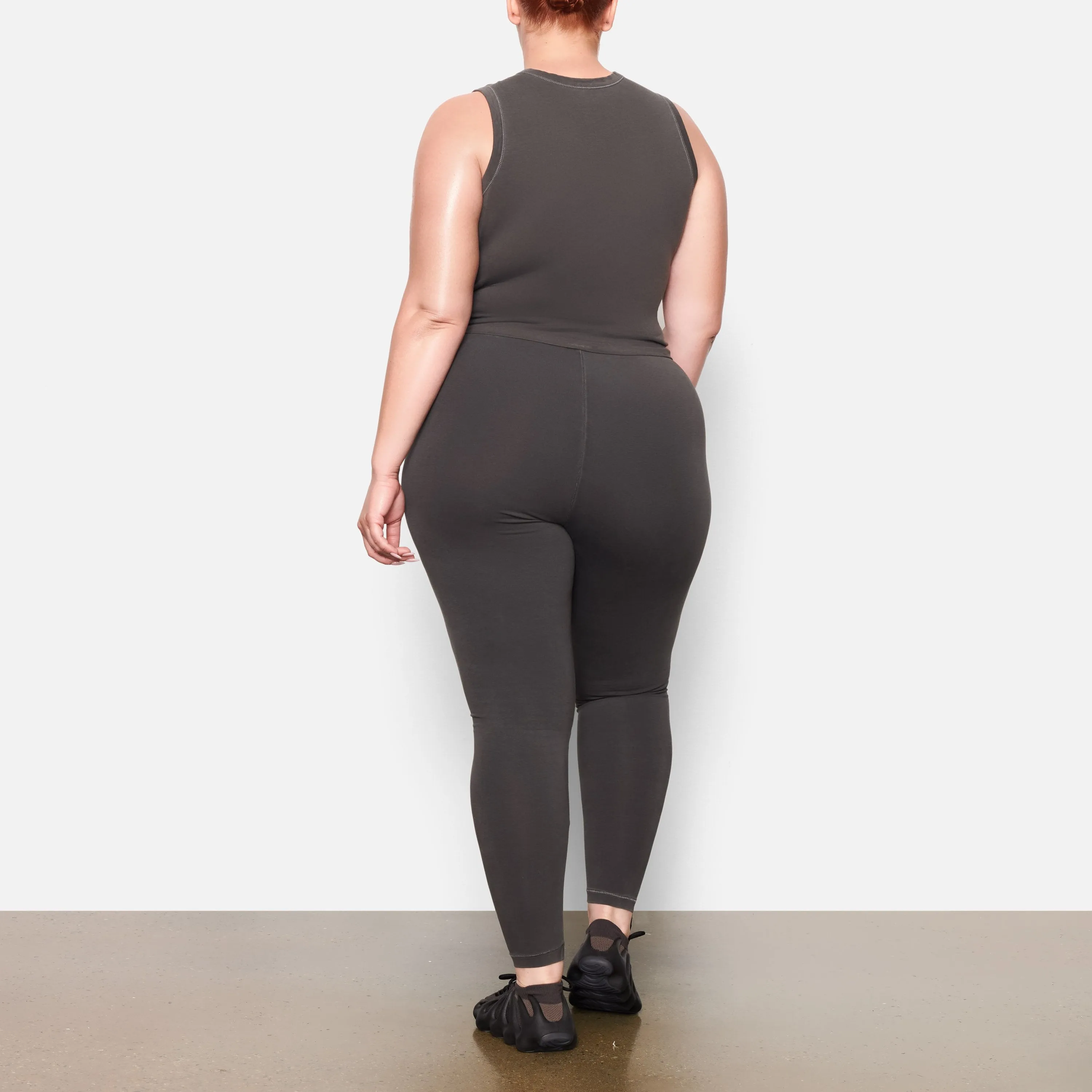 OUTDOOR BASICS CREW NECK TANK | ASH